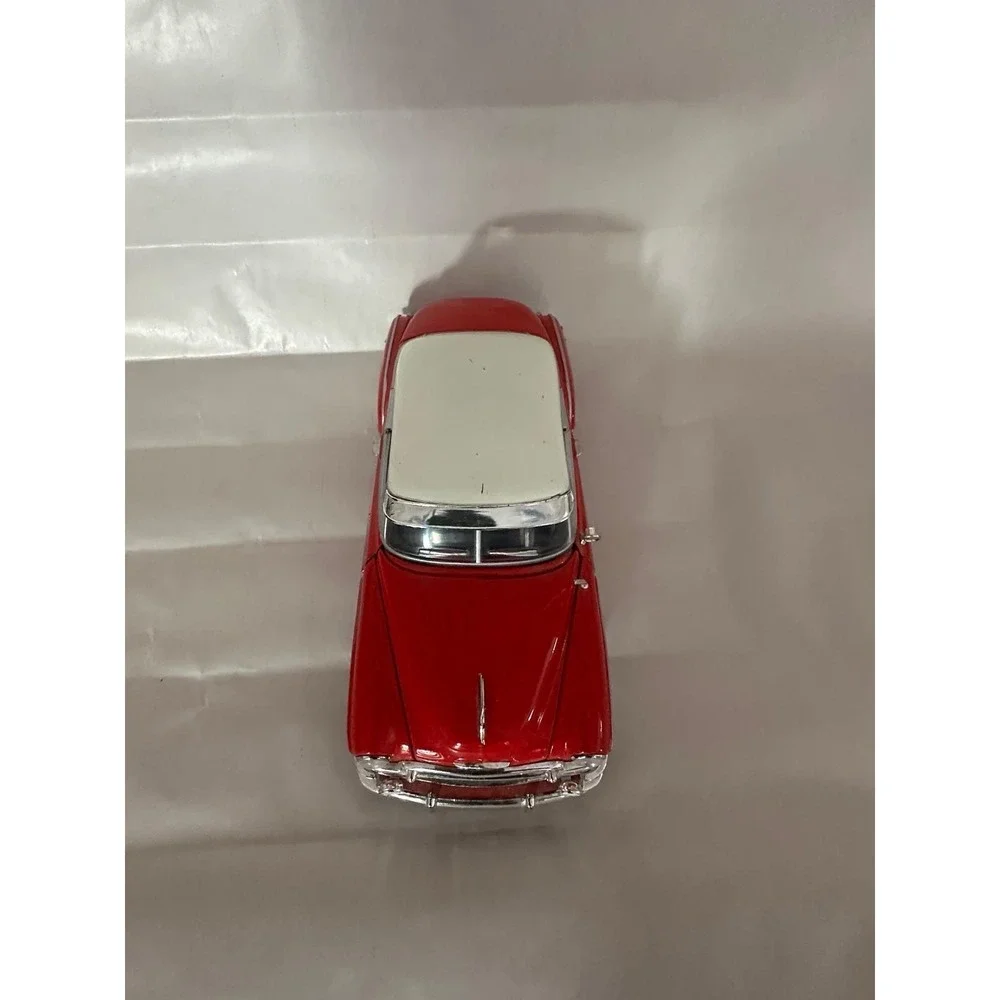 1950 CHEVROLET BEL AIR RED W/ WHITE TOP 1/24 DIECAST MODEL CAR MOTORMAX 73268